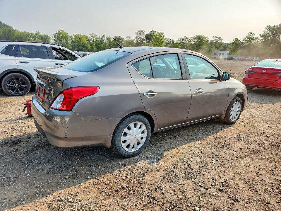 Photo 3 from auction – 2017 NISSAN VERSA with VIN 3N1CN7AP5HL858049