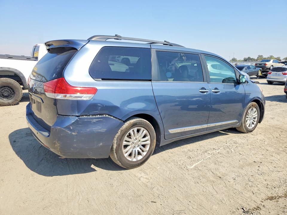 Photo 3 from auction – 2013 TOYOTA SIENNA with VIN 5TDYK3DC4DS402528