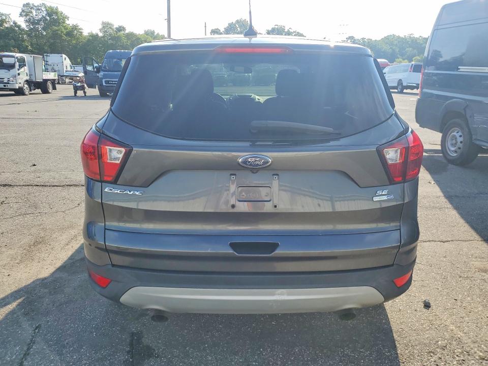 Photo 6 from auction – 2019 FORD ESCAPE with VIN 1FMCU9GD8KUB98896