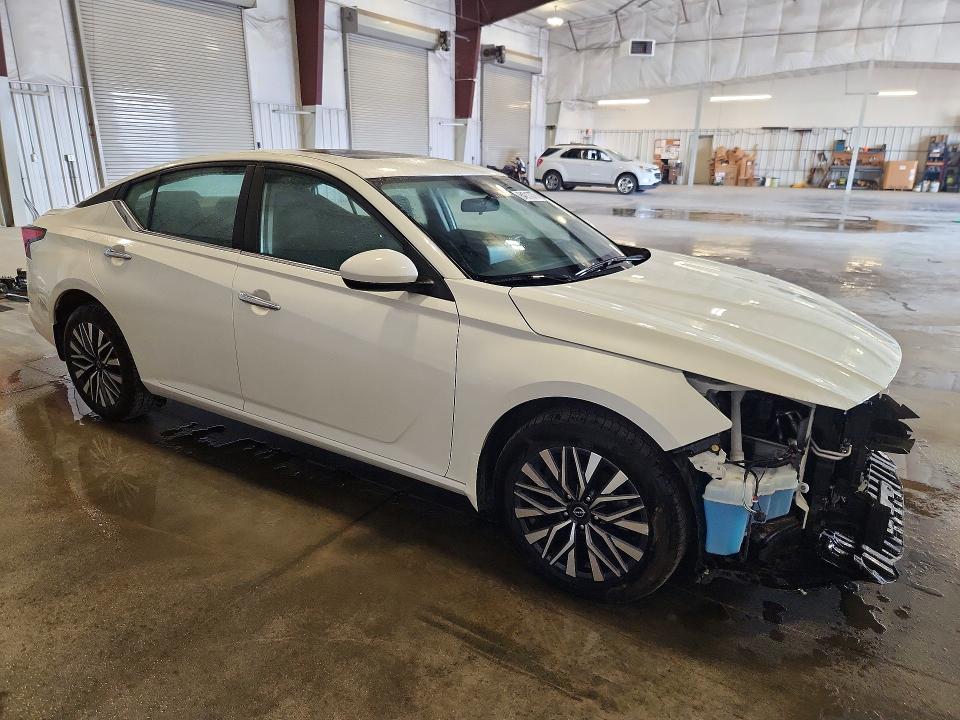 Photo 4 from auction – 2023 NISSAN ALTIMA with VIN 1N4BL4DW0PN328186