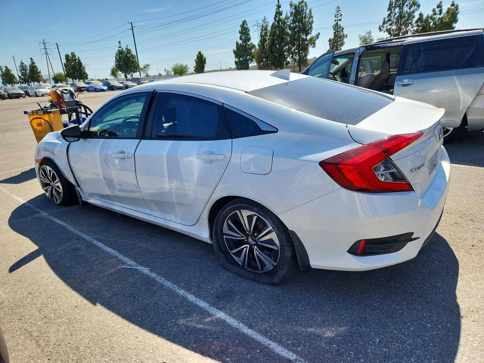 Photo 2 from auction – 2017 HONDA CIVIC with VIN 2HGFC1F7XHH644013