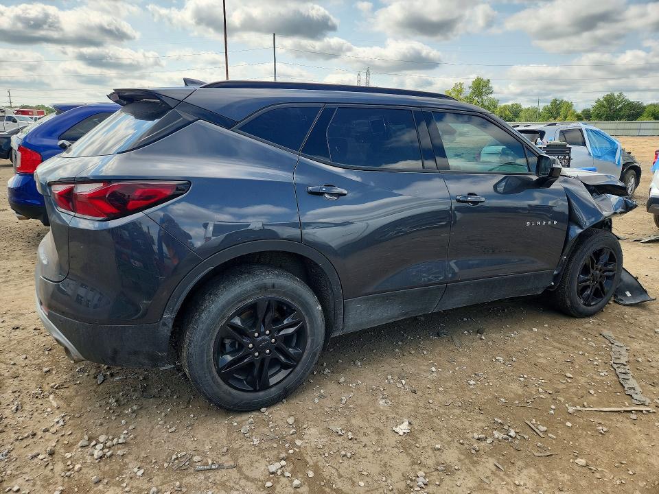 Photo 3 from auction – 2022 CHEVROLET BLAZER with VIN 3GNKBDRS8NS151884