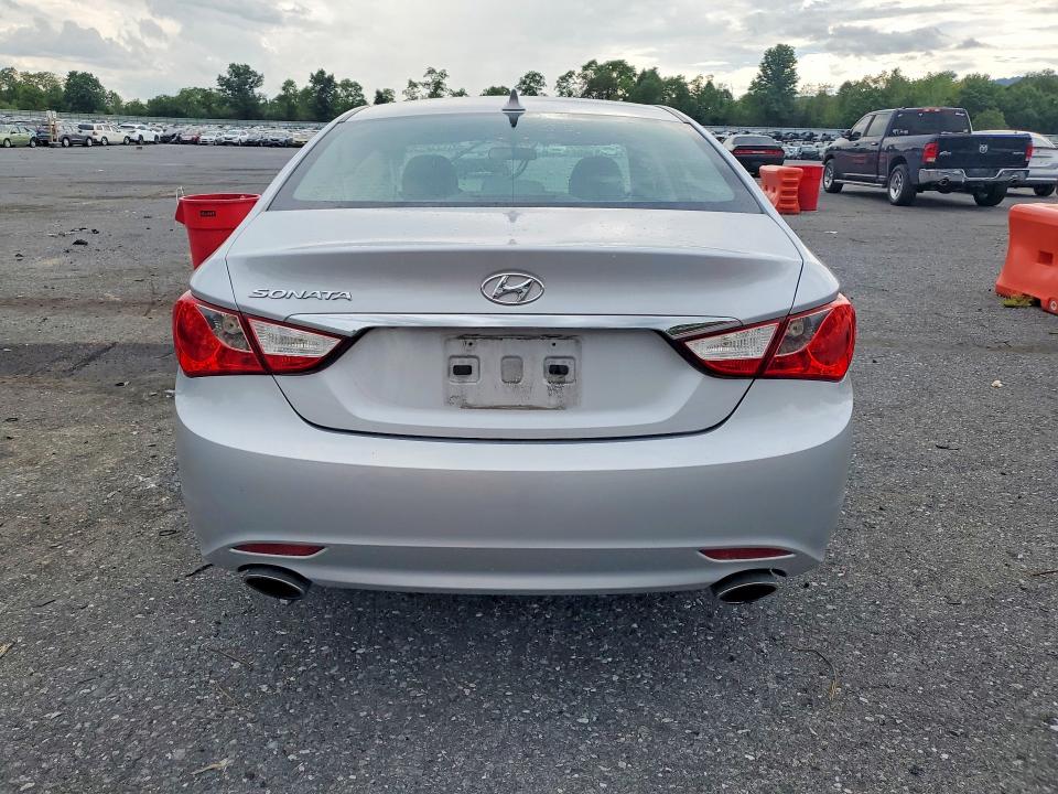 Photo 6 from auction – 2011 HYUNDAI SONATA with VIN 5NPEC4AC5BH109640