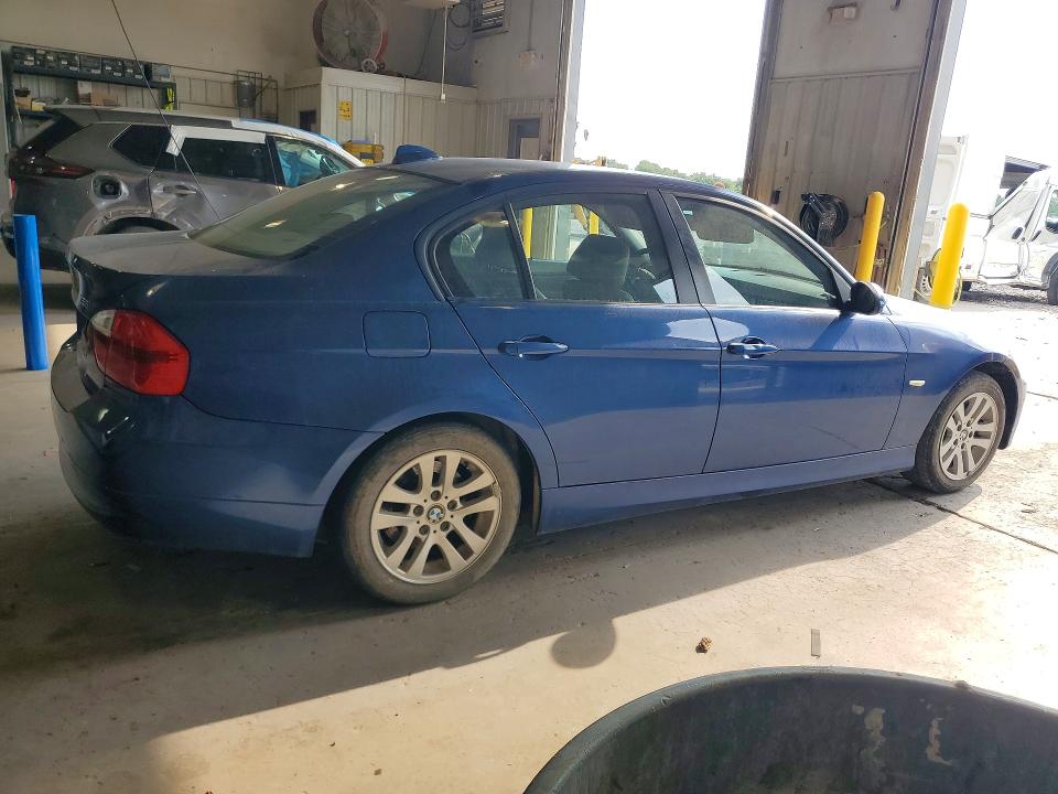 Photo 3 from auction – 2007 BMW 328 with VIN WBAVA33527PG53605