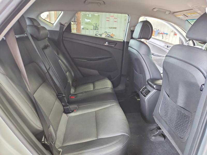 Photo 11 from auction – 2016 HYUNDAI TUCSON with VIN KM8J33A27GU134130