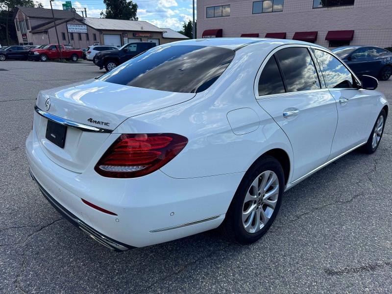 Photo 4 from auction – 2018 MERCEDES-BENZ E with VIN WDDZF4KB2JA357757