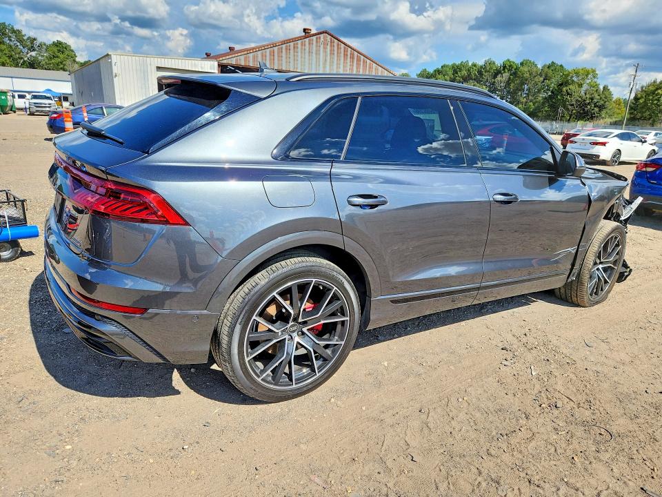 Снимка 3 от търг – 2023 AUDI Q8 с VIN WA1EVBF17PD011318