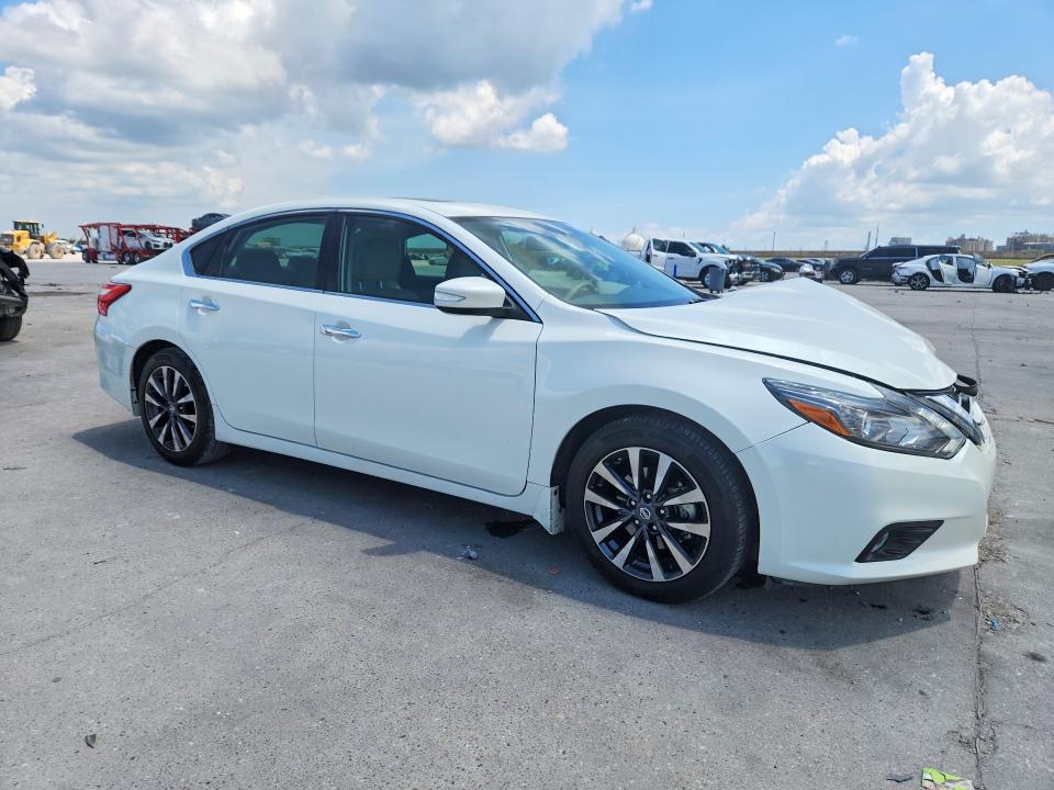 Photo 4 from auction – 2017 NISSAN ALTIMA with VIN 1N4AL3AP7HC139244