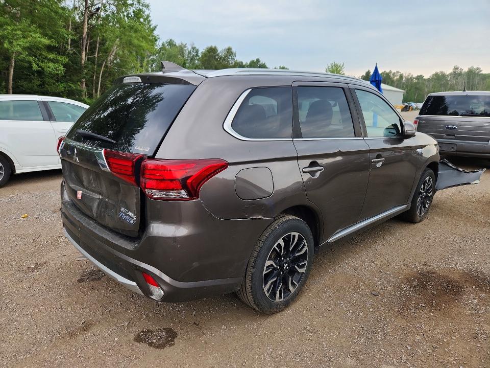 Photo 3 from auction – 2018 MITSUBISHI OUTLANDER with VIN JA4J24A58JZ616021