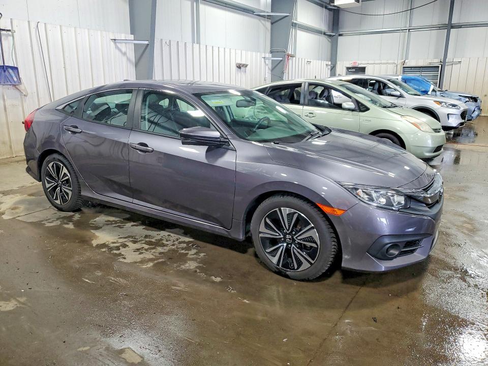 صورة رقم 4 من المزاد - 2017 HONDA CIVIC مع VIN 19XFC1F74HE029466