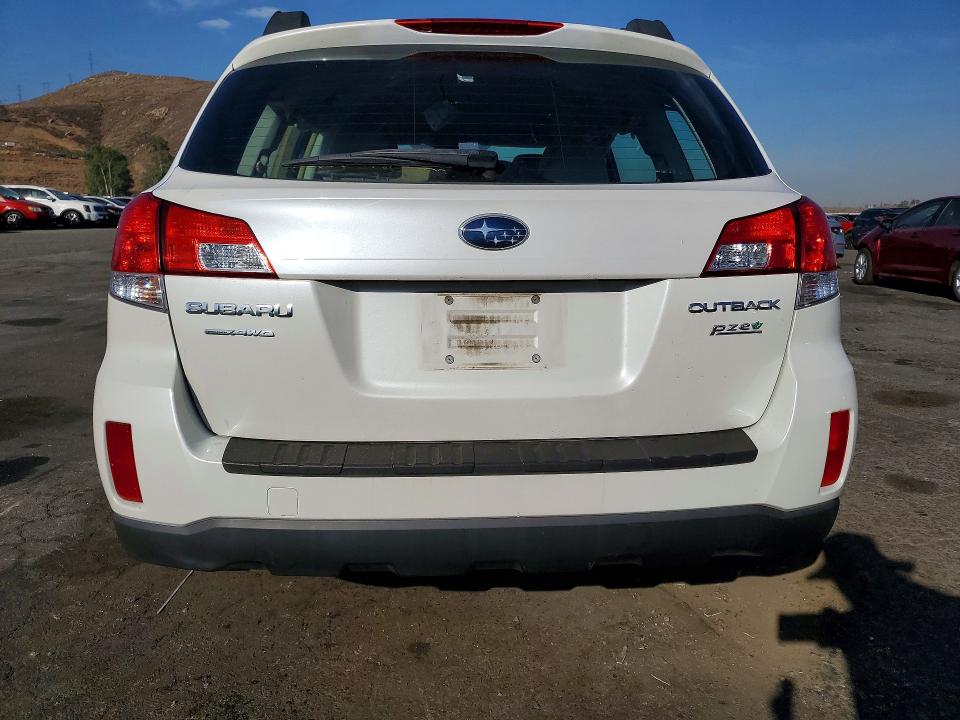 Zdjęcie 6 z aukcji – 2014 SUBARU OUTBACK z VIN 4S4BRBAC5E3296105