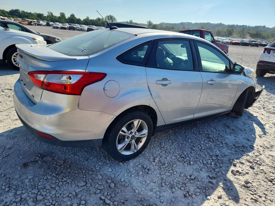 Photo 3 from auction – 2012 FORD FOCUS with VIN 1FAHP3F22CL303976