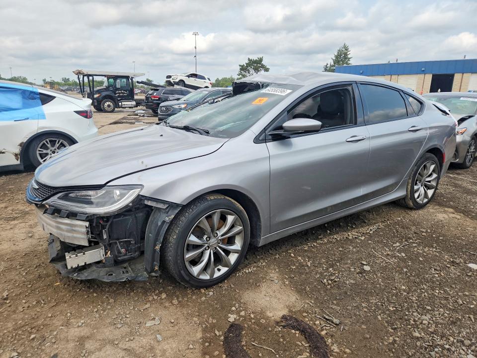 CHRYSLER 200 2015 with VIN 1C3CCCBG3FN729898 - Photo from auction
