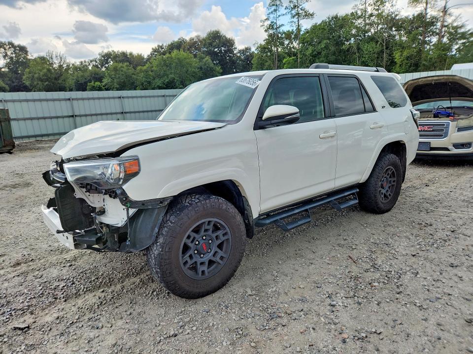 TOYOTA 4RUNNER 2019 with VIN JTEBU5JR1K5735014 - Photo from auction