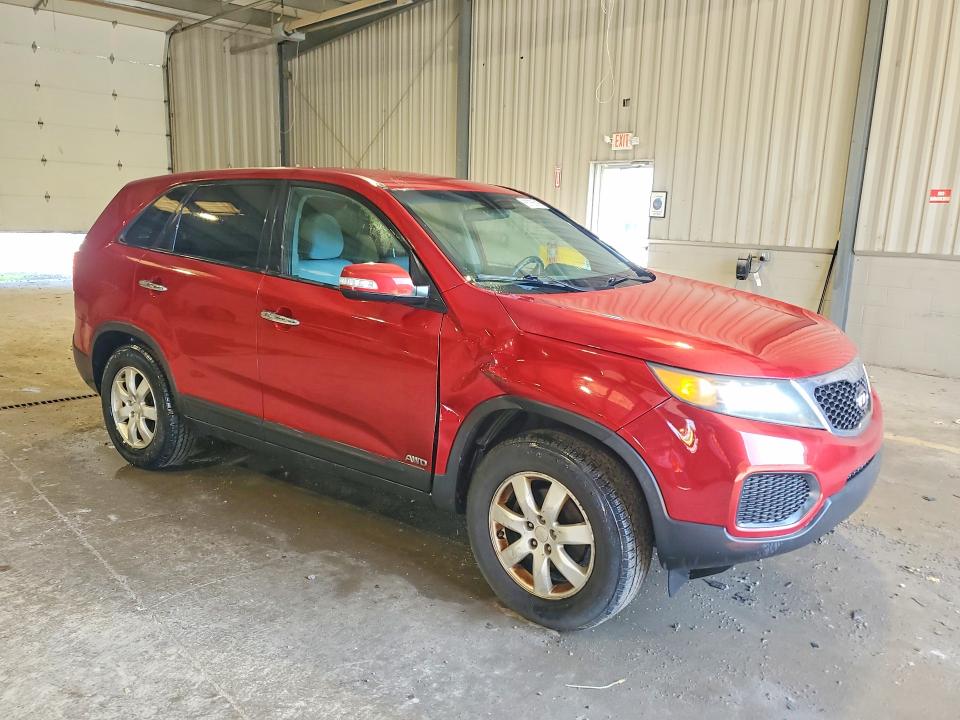 Photo 4 from auction – 2011 KIA SORENTO with VIN 5XYKTCA1XBG054038