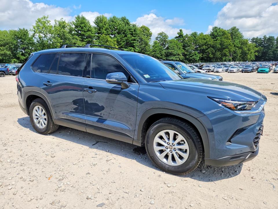 Photo 4 from auction – 2026 TOYOTA GRAND HIGHLANDER with VIN 5TDAAAB56TS136876