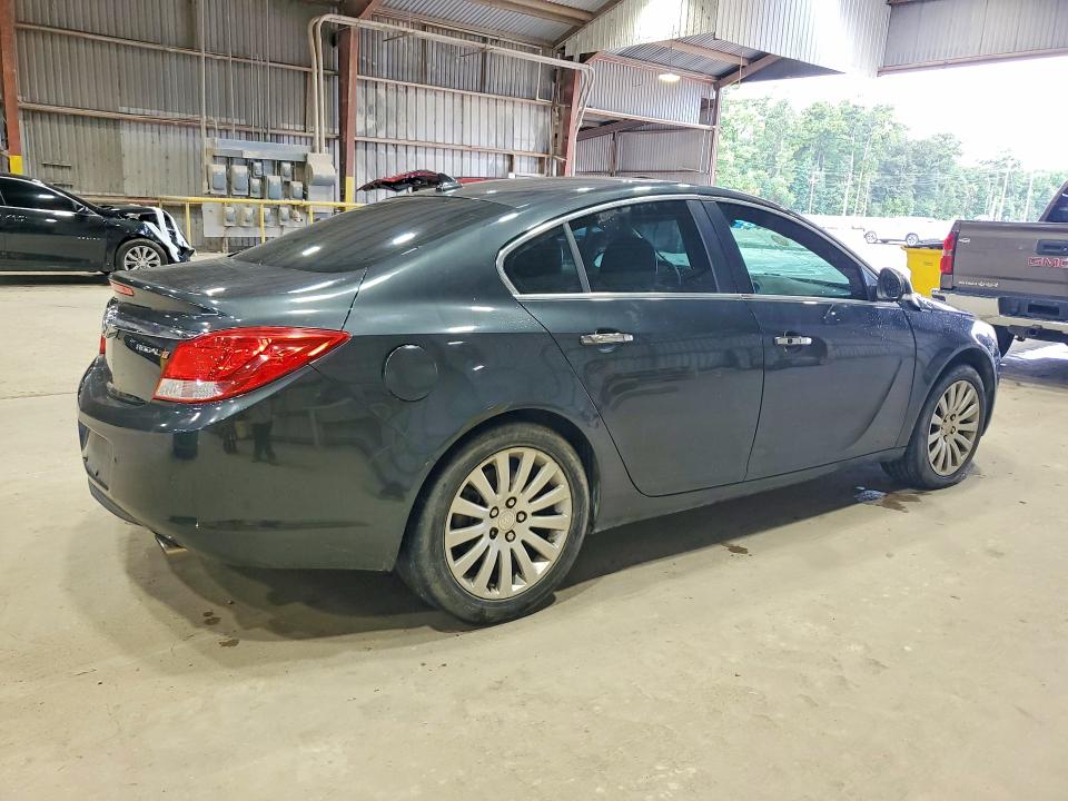 Photo 3 from auction – 2012 BUICK REGAL with VIN 2G4GS5EV2C9212561