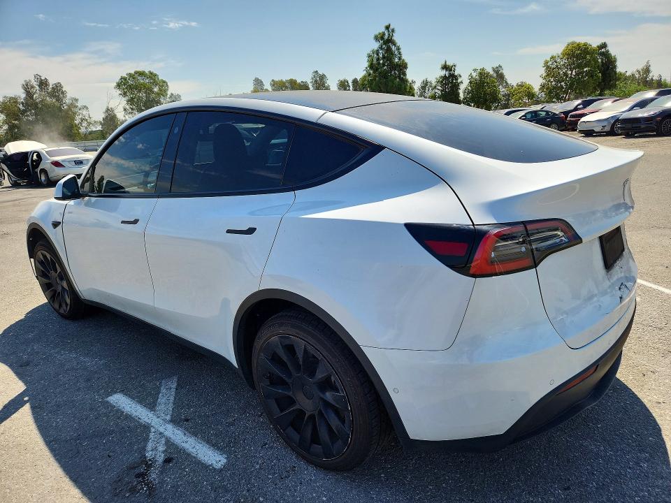 Photo 2 from auction – 2021 TESLA MODEL Y with VIN 5YJYGDEE2MF072478