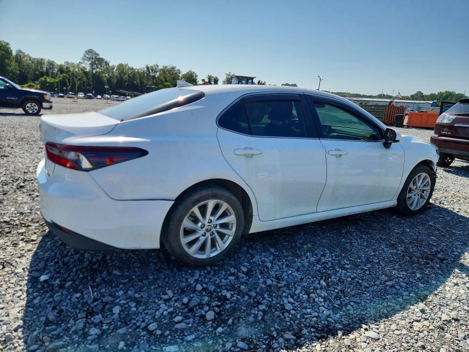 Photo 3 from auction – 2023 TOYOTA CAMRY with VIN 4T1C11AK0PU138653
