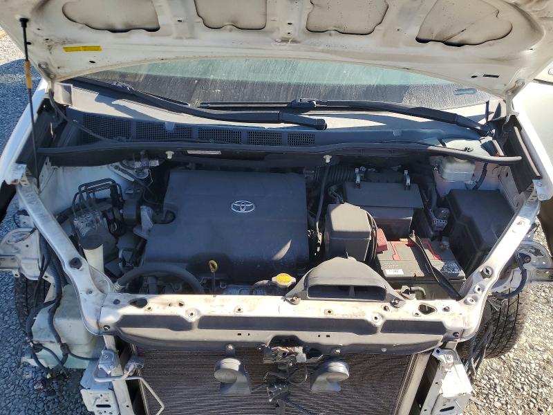 Photo 12 from auction – 2014 TOYOTA SIENNA with VIN 5TDYK3DC8ES415414