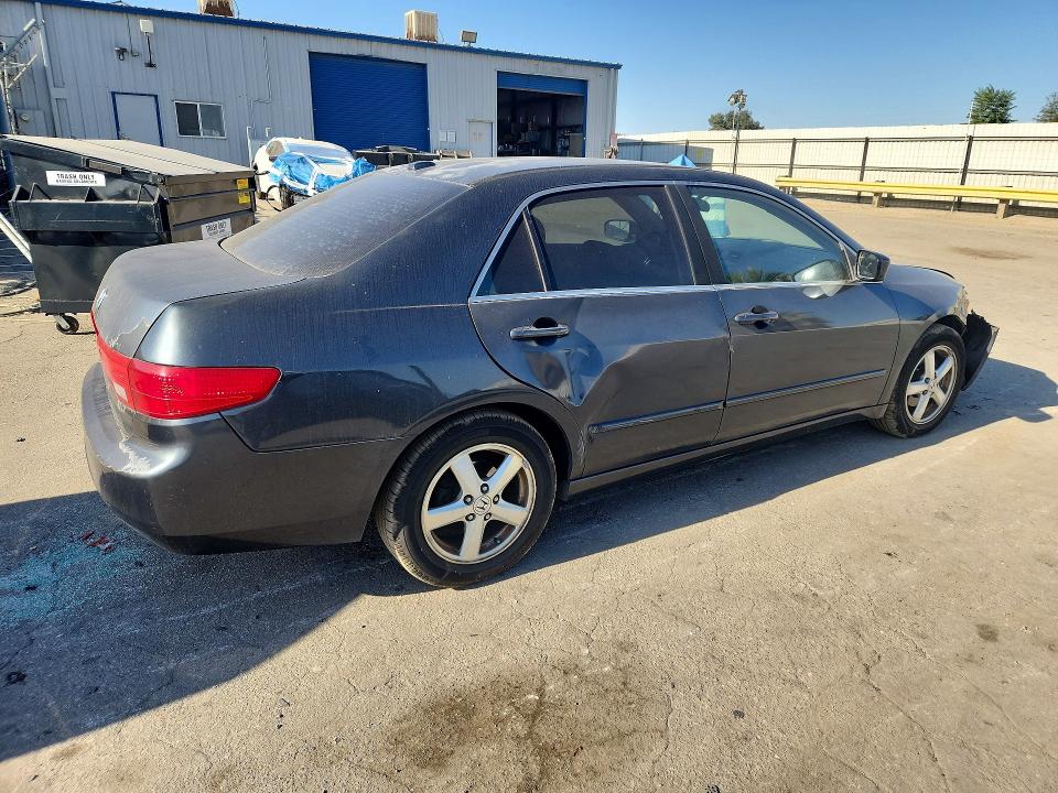 Photo 3 from auction – 2005 HONDA ACCORD with VIN JHMCM56815C000797