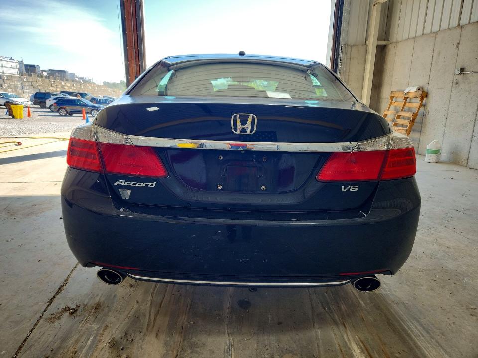 Photo 6 from auction – 2014 HONDA ACCORD with VIN 1HGCR3F83EA028525