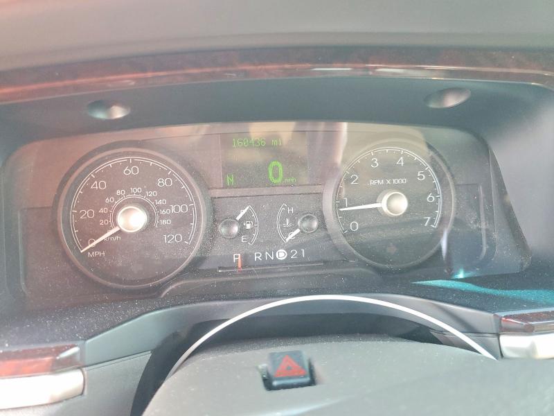 Photo 9 from auction – 2008 LINCOLN TOWN CAR with VIN 2LNHM82V28X659964