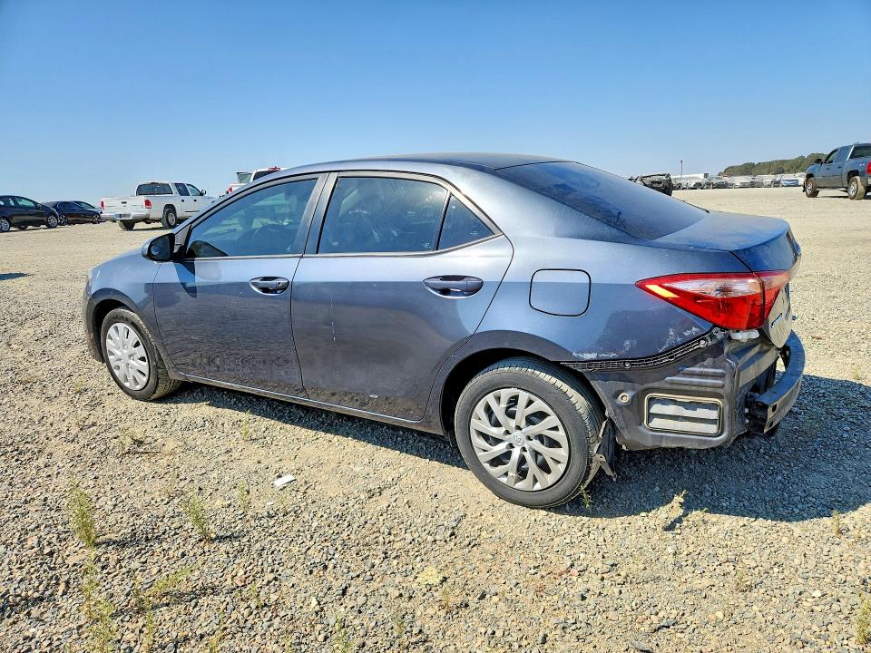 Photo 2 from auction – 2018 TOYOTA COROLLA with VIN 5YFBURHE5JP855334