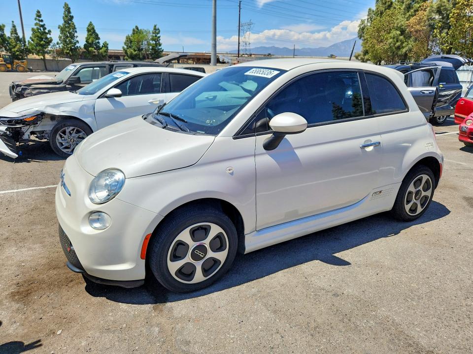 FIAT 500 2015 with VIN 3C3CFFGE7FT615340 - Photo from auction