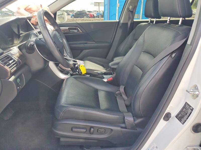 Photo 7 from auction – 2017 HONDA ACCORD with VIN JHMCR6F7XHC005287