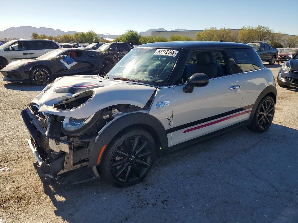 MINI COOPER 2016 with VIN WMWXP7C50G2A42564 - Photo from auction