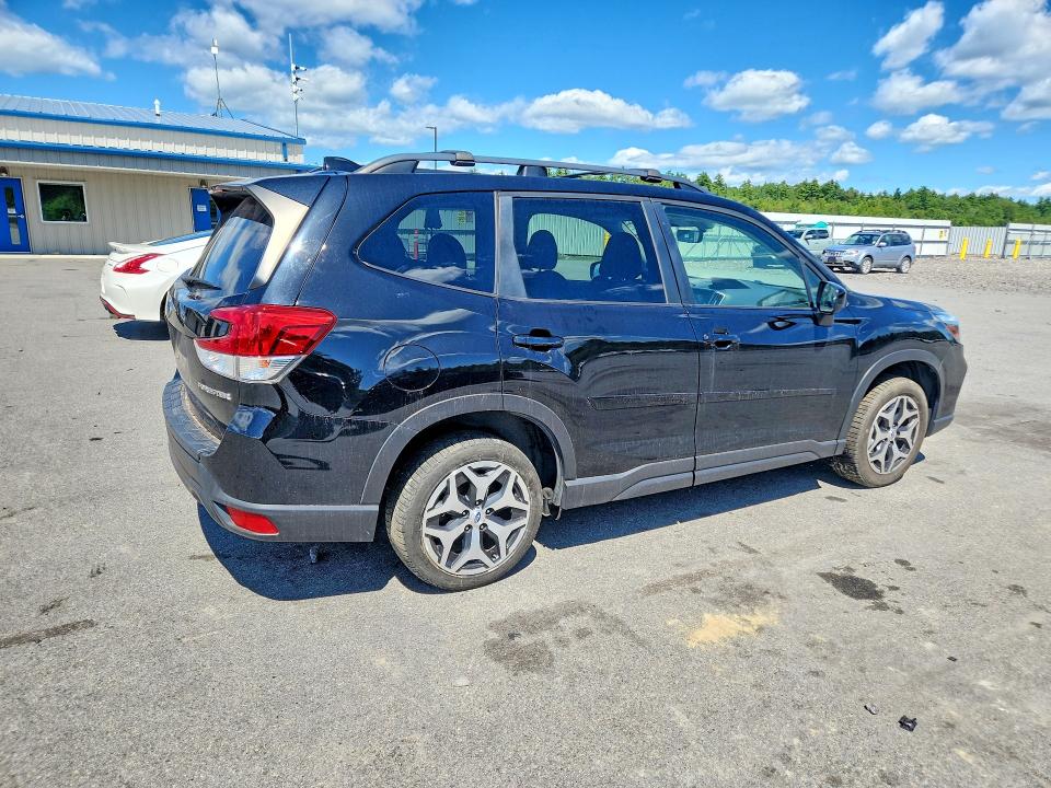 Photo 3 from auction – 2019 SUBARU FORESTER with VIN JF2SKAGC4KH413201