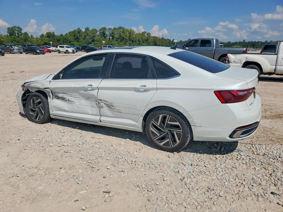Снимка 2 от търг – 2022 VOLKSWAGEN JETTA с VIN 3VWGM7BU5NM026266