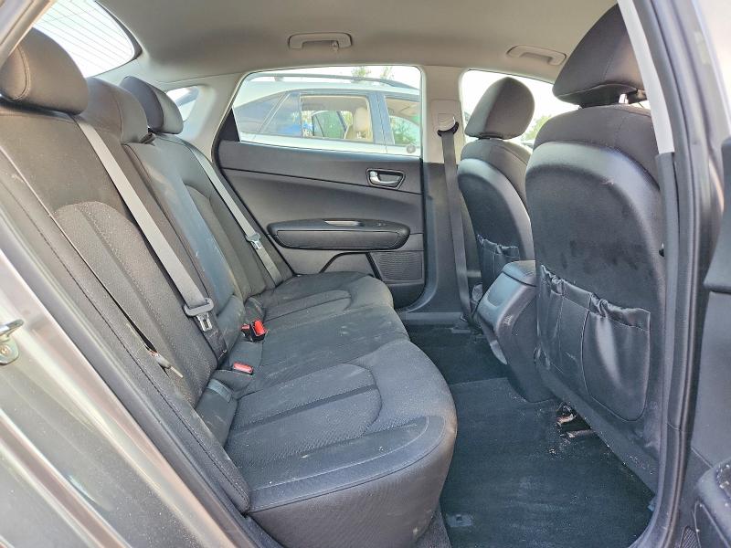 Photo 10 from auction – 2018 KIA OPTIMA with VIN 5XXGT4L34JG229719