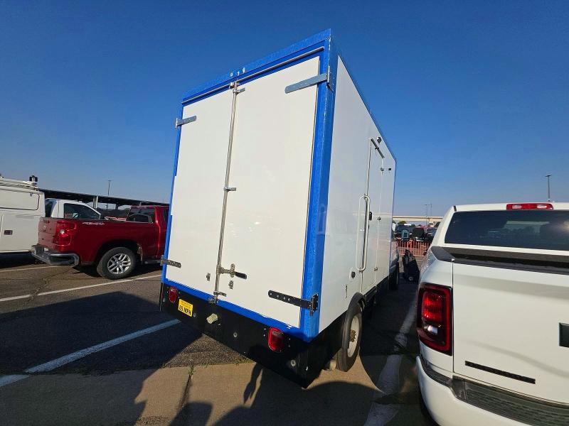 Photo 4 from auction – 2023 FORD ECONOLINE with VIN 1FDWE3FK9PDD31812