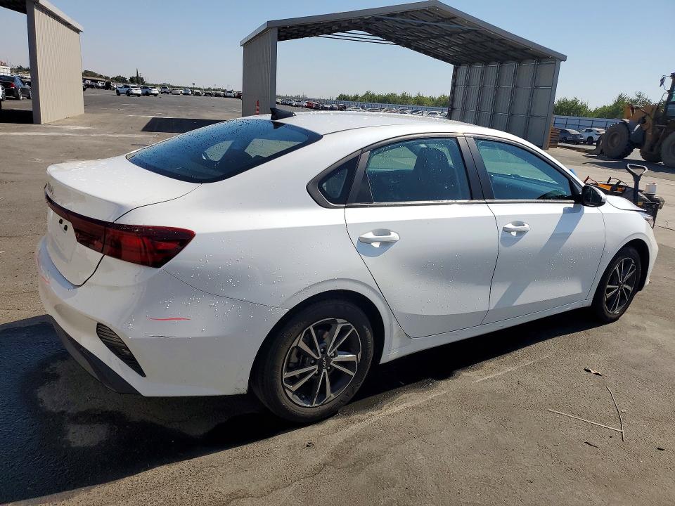Photo 3 from auction – 2023 KIA FORTE with VIN 3KPF24AD5PE600169