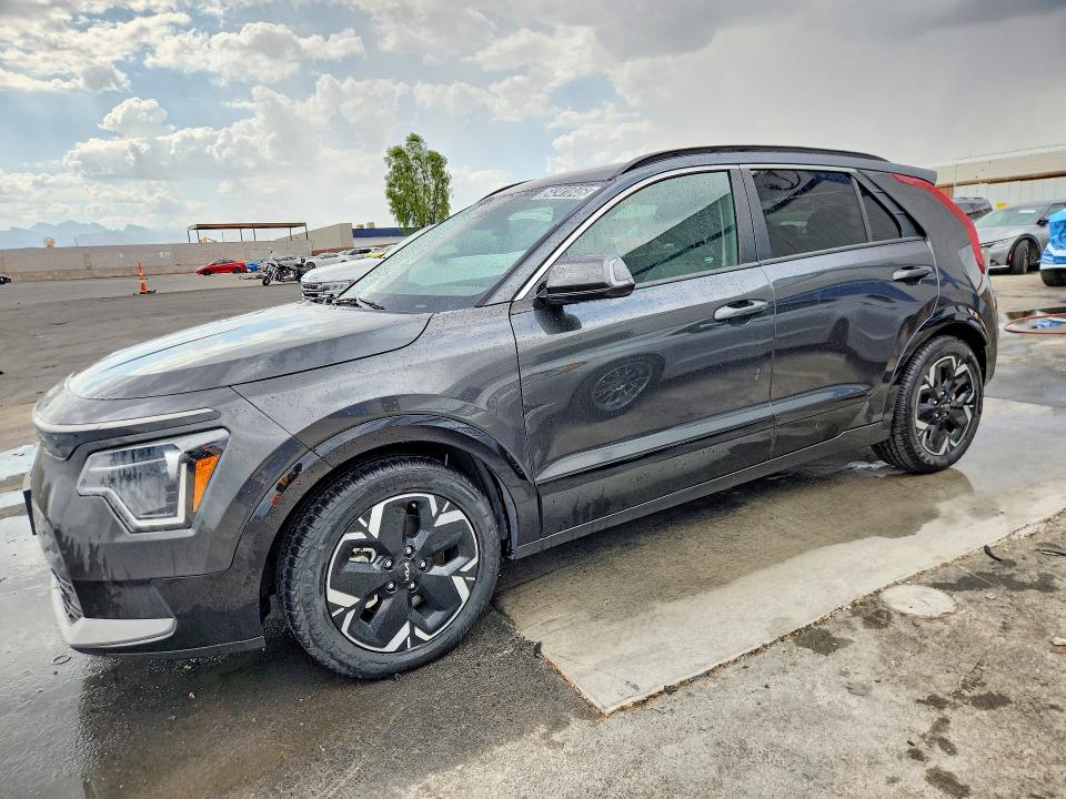 KIA NIRO 2023 with VIN KNDCR3L13P5033399 - Photo from auction
