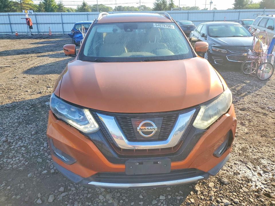 Photo 5 from auction – 2017 NISSAN ROGUE with VIN 5N1AT2MVXHC790832