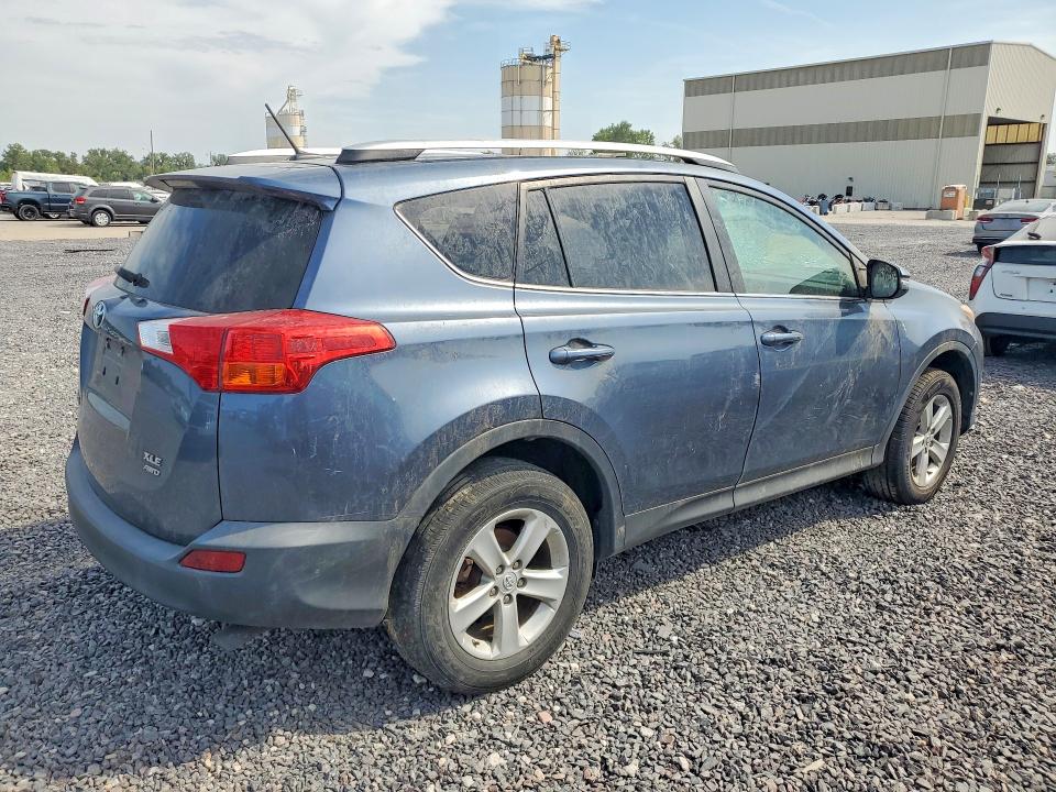 Photo 3 from auction – 2014 TOYOTA RAV4 with VIN 2T3RFREV3EW205037