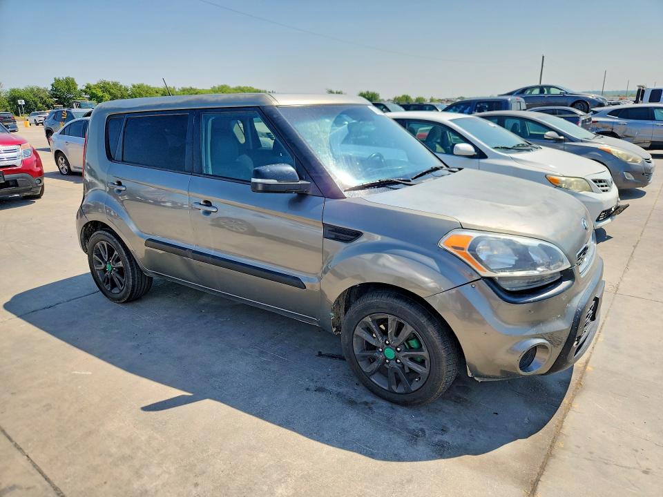 Photo 4 from auction – 2013 KIA SOUL with VIN KNDJT2A67D7571444