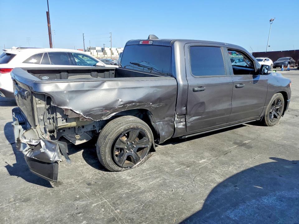Photo 3 from auction – 2019 RAM 1500 with VIN 1C6RREGT1KN612182