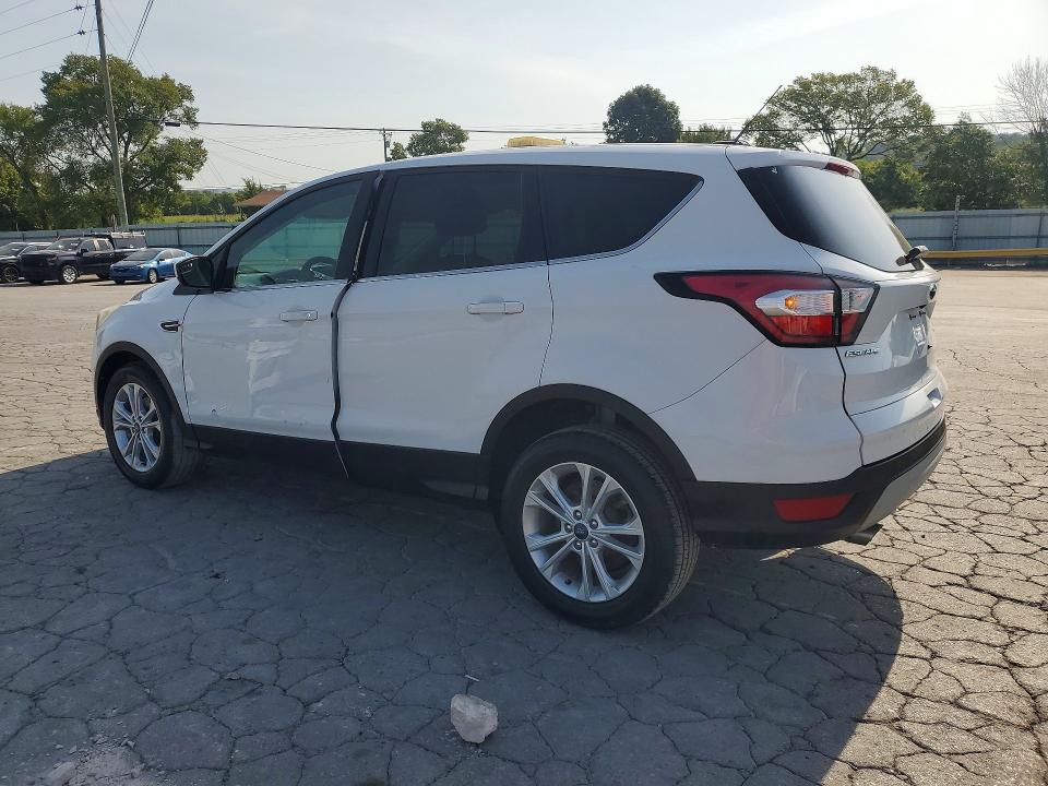 Photo 2 from auction – 2017 FORD ESCAPE with VIN 1FMCU0GD2HUD78315