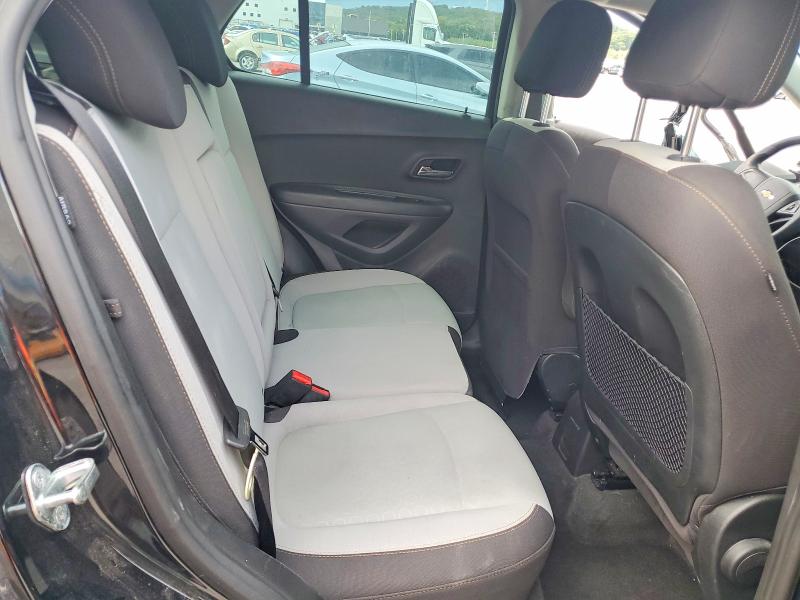 Photo 11 from auction – 2018 CHEVROLET TRAX with VIN 3GNCJKSB0JL366024