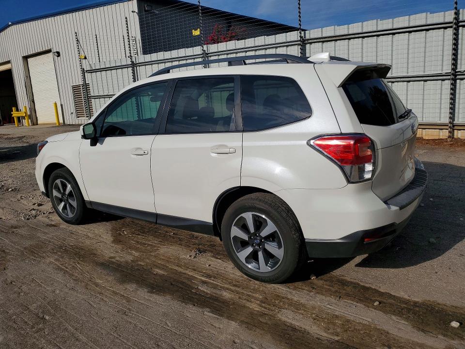 Photo 2 from auction – 2017 SUBARU FORESTER with VIN JF2SJAGC7HH550435