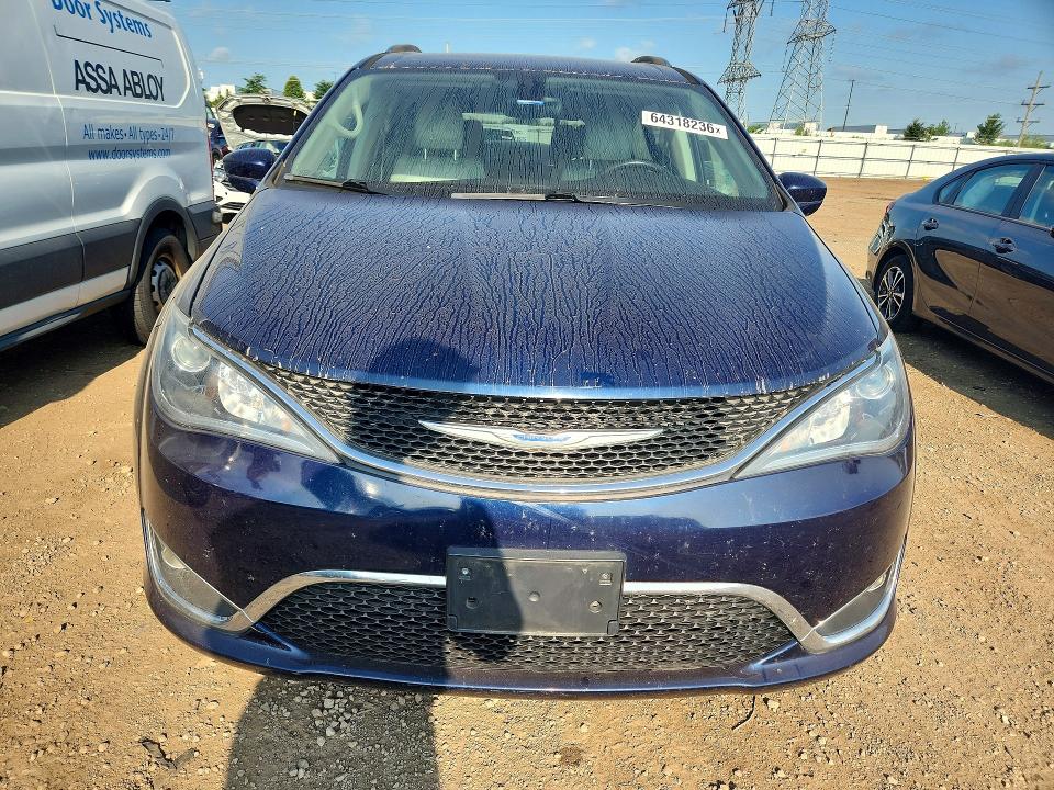 Photo 5 from auction – 2018 CHRYSLER PACIFICA with VIN 2C4RC1BGXJR309674