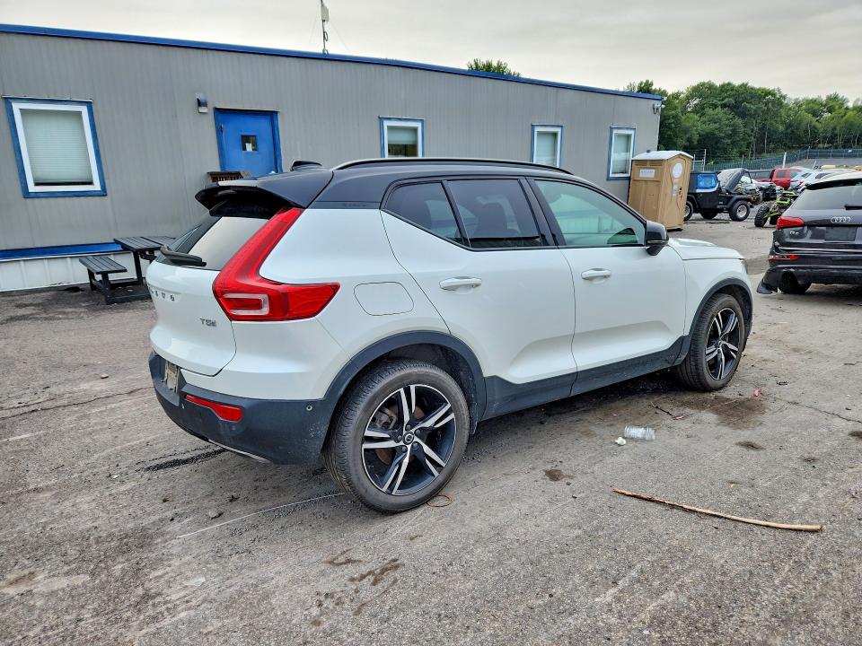 Foto 3 de la subasta – 2019 VOLVO XC40 con VIN YV4162UM0K2092047