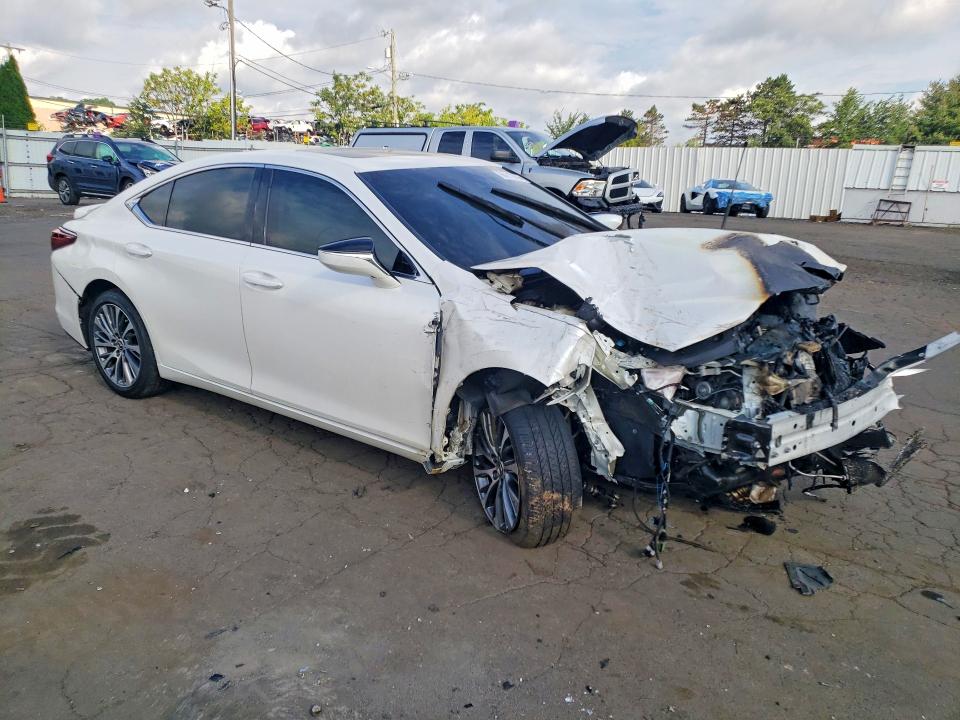 Photo 4 from auction – 2021 LEXUS ES 350 with VIN 58ADZ1B14MU084457