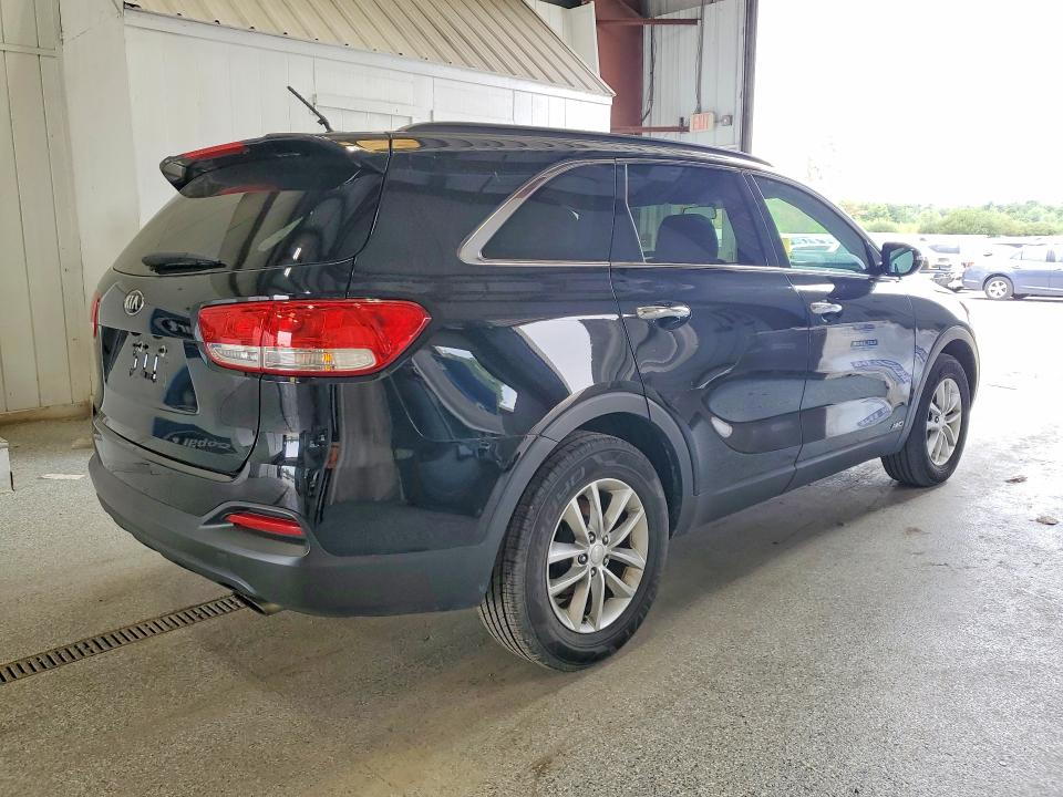 Photo 3 from auction – 2017 KIA SORENTO with VIN 5XYPGDA3XHG251981