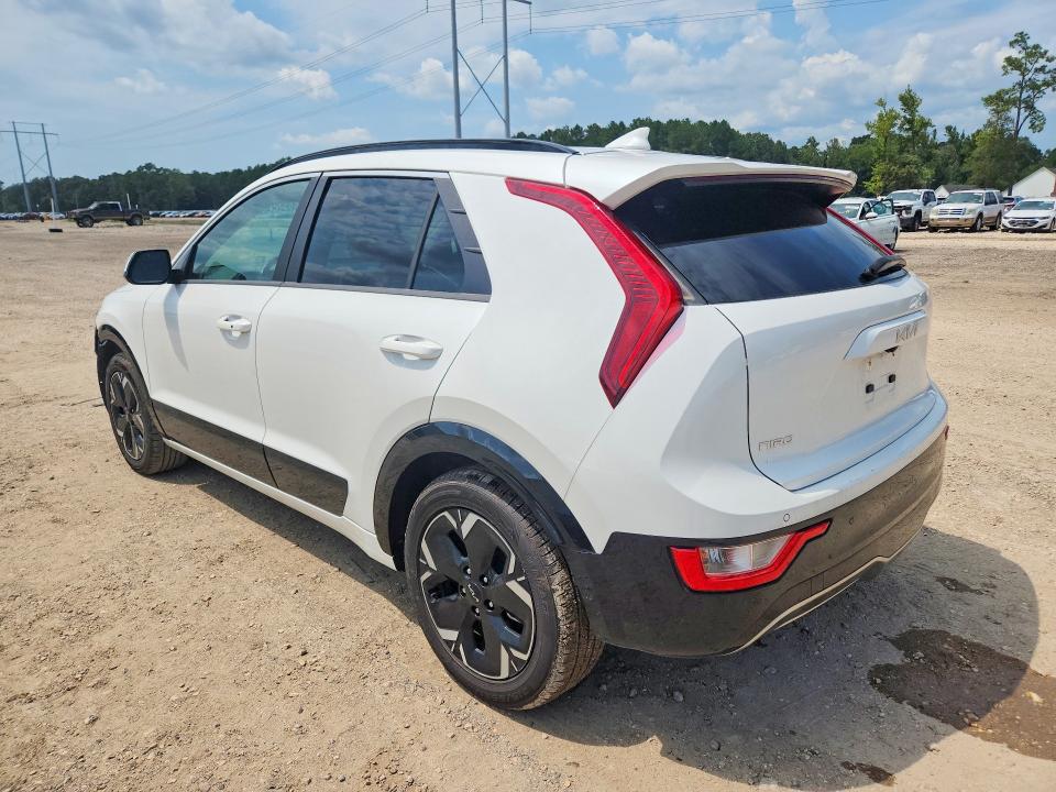 Photo 2 from auction – 2024 KIA NIRO with VIN KNDCR3L18R5094122