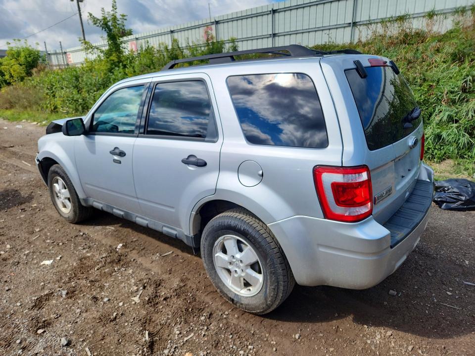 Photo 2 from auction – 2011 FORD ESCAPE with VIN 1FMCU9D76BKB40750